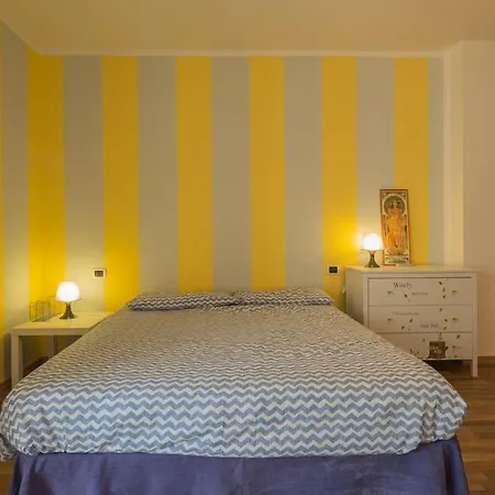 Sunny Open Space ポンペイ